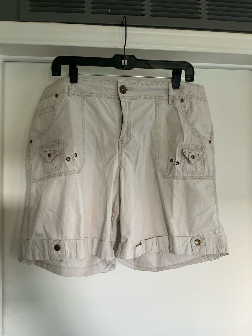 Venezia  Women’s plus size 18 Beige cargo shorts